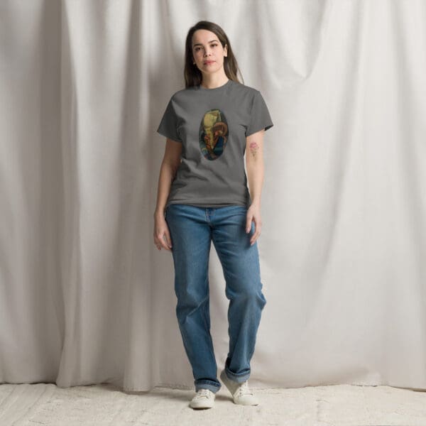 Woman wearing gray t-shirt with art.